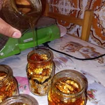 مكسرات بالعسل الطبيعي