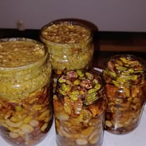 مكسرات بالعسل الطبيعي