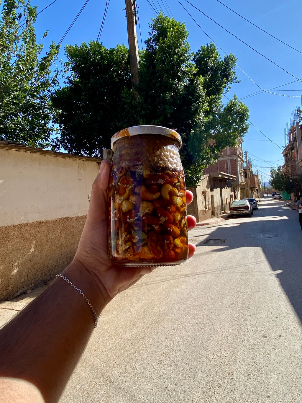 مكسرات بالعسل الطبيعي